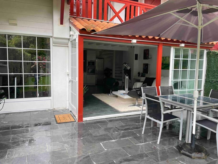 Casa Romantica En Hendaya Villa Bagian luar foto