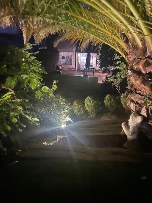 Casa Romantica En Hendaya Villa Bagian luar foto