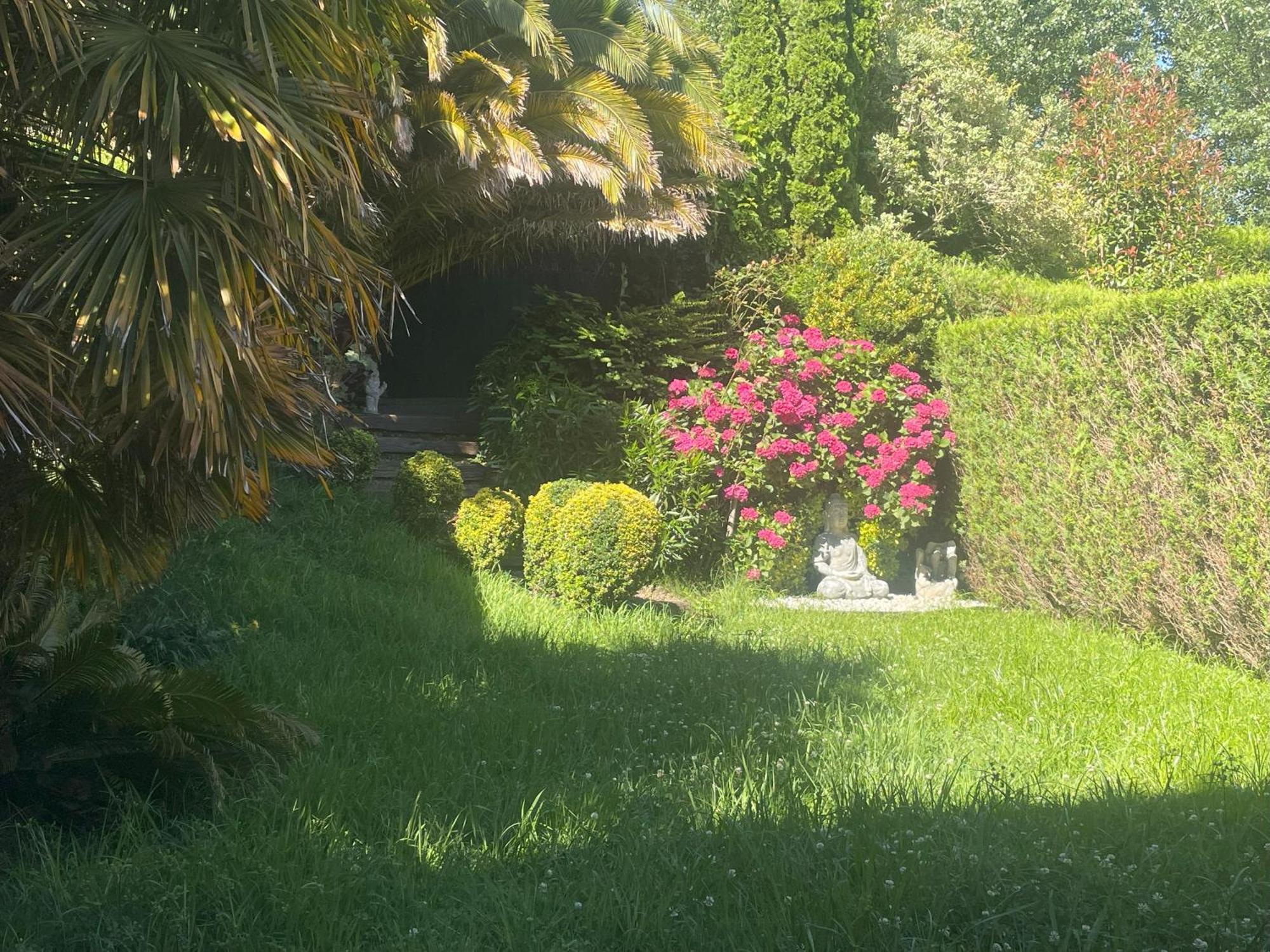 Casa Romantica En Hendaya Villa Bagian luar foto